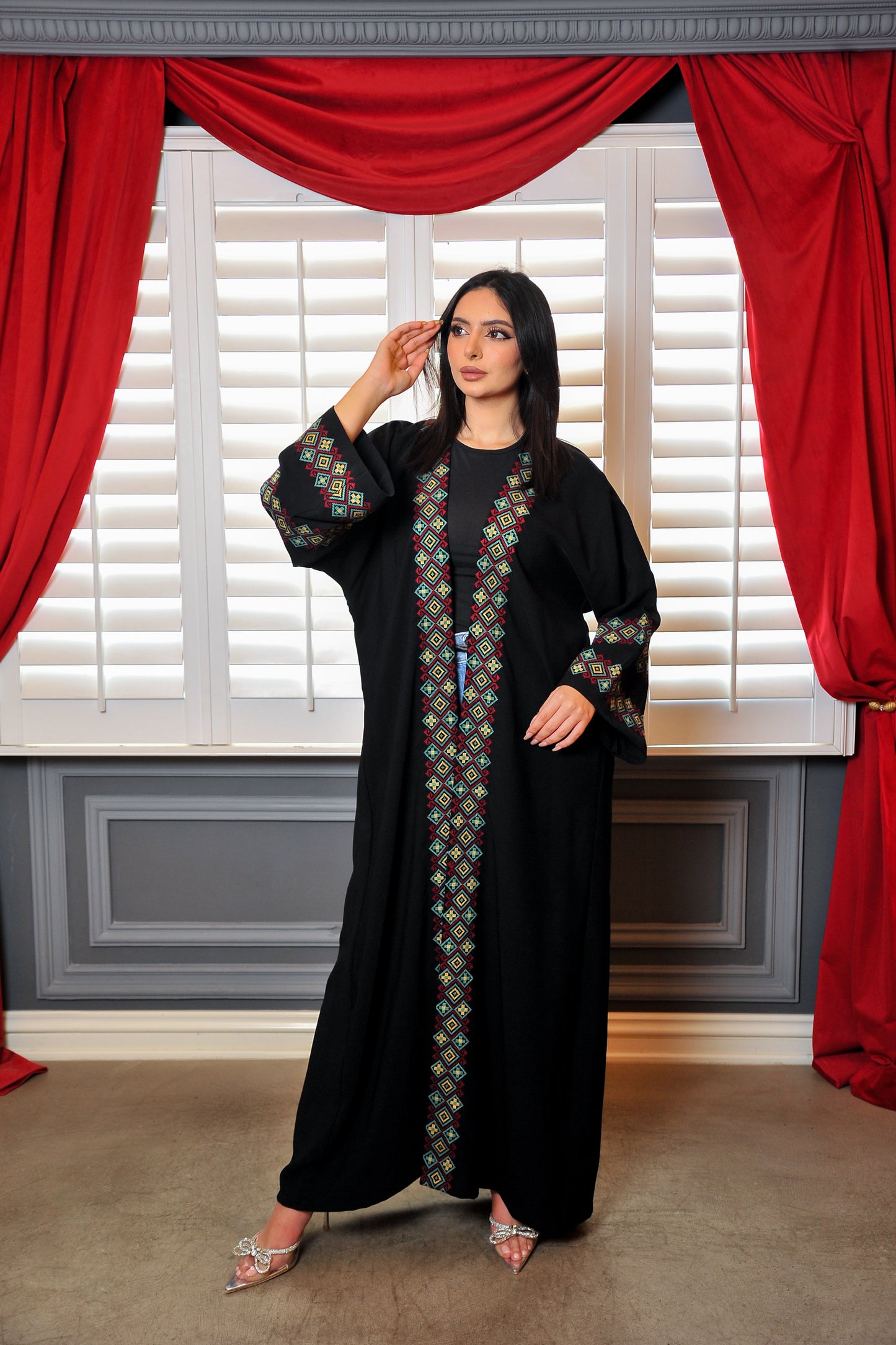 Aniqa Abaya